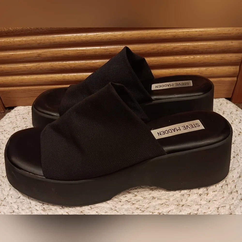 Y2K Steve Madden Black Platform 2